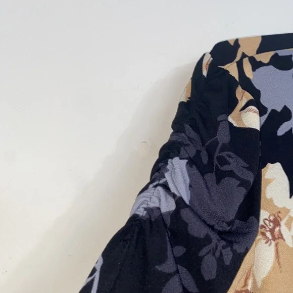 Adrienne Vittadini Floral blue black and cream Womens blouse - Picture 3 of 9